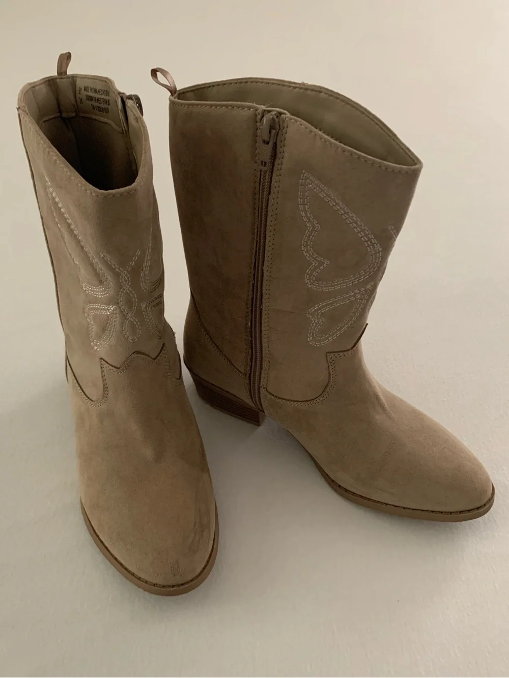 Old Navy Girls Tan Western Boots Embroidered Hearts Mid-Calf Boots Size 5Y